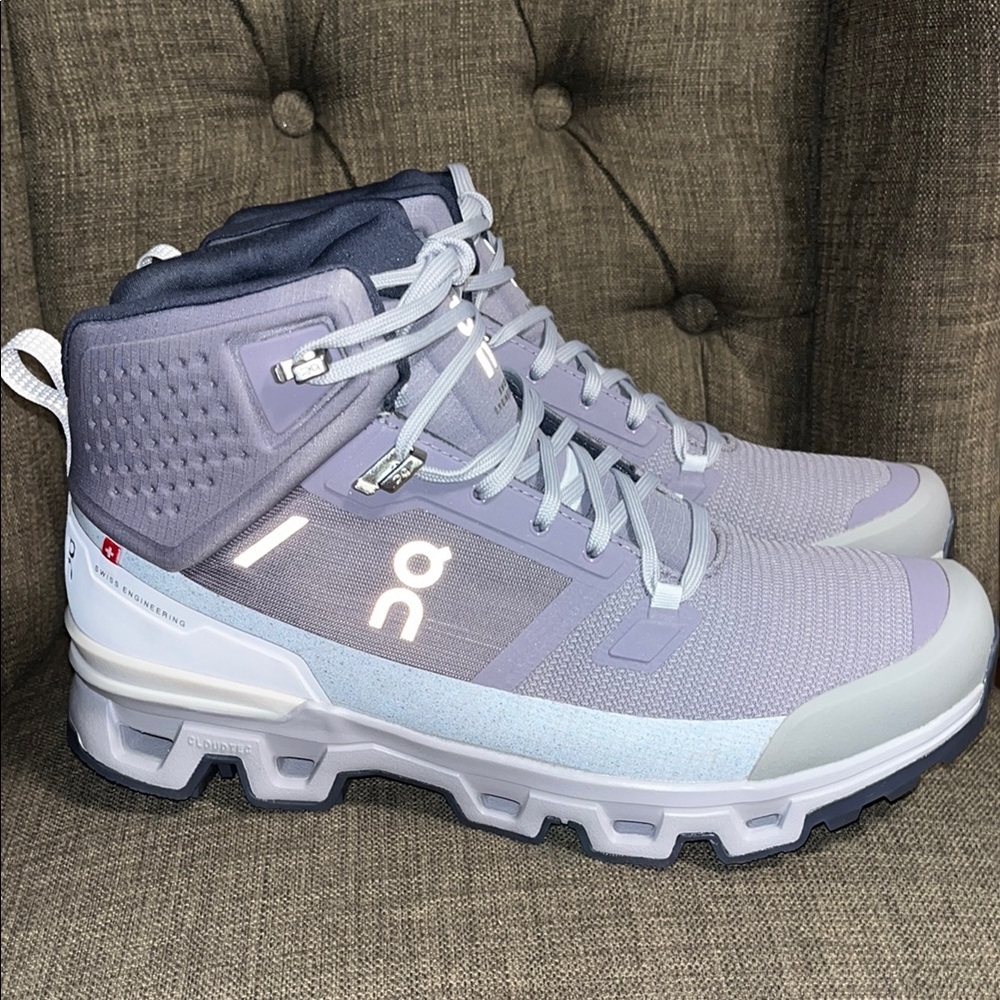 On Running Athletic Hiking Boots in Gray and Blue